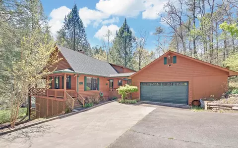 380 Bear Foot Dr, Blue Ridge, GA 30513