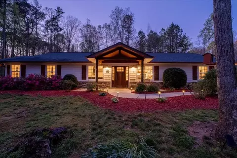 121 Willow Creek Ln, Ellijay, GA 30536