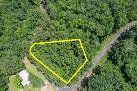 103 SE Hickory Hill Dr, Milledgeville, GA 31061