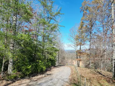 57 59 Winchester Crk, Young Harris, GA 30582