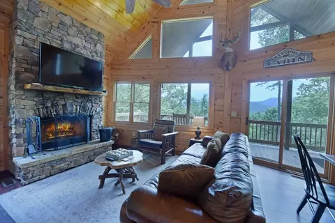 73 Rosiey Ln, Blue Ridge, GA 30513