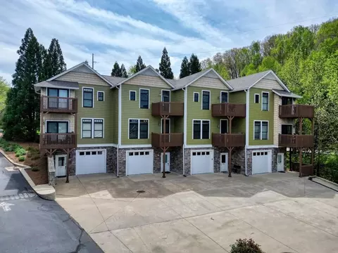 1401 Lakeside Rd, Hiawassee, GA 30546