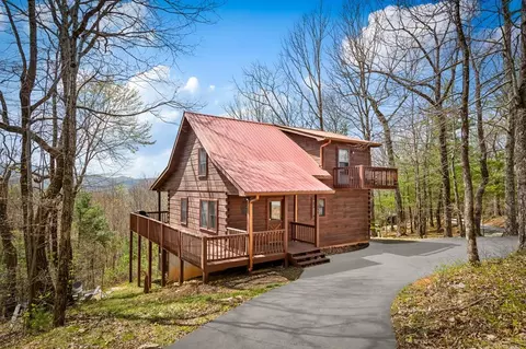 890 Brittney Dr, Blue Ridge, GA 30513