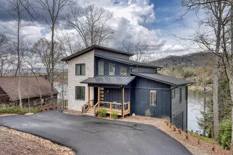 161 Windjammer Dr, Hiawassee, GA 30546
