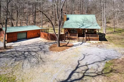 84 Luke Ln, Mineral Bluff, GA 30559