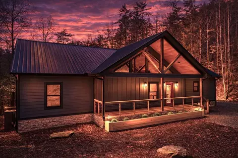 641 Bryant Farm Ln, Ellijay, GA 30540