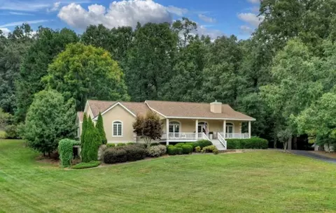 174 Oak Ln, Blairsville, GA 30512