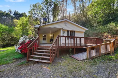Exterior - 20 Bates Creek Rd, Murphy, NC 28906 photo 5 of 18