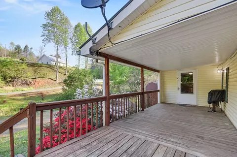 Exterior - 20 Bates Creek Rd, Murphy, NC 28906 photo 7 of 18