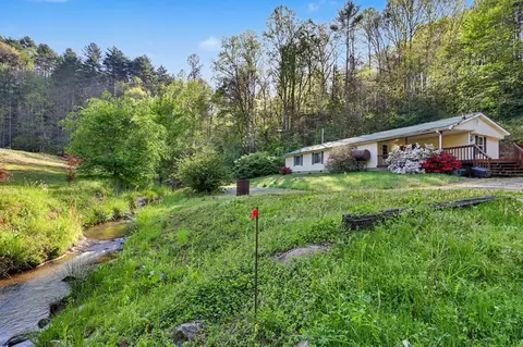 Exterior - 20 Bates Creek Rd, Murphy, NC 28906 photo 3 of 18