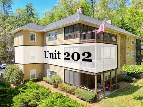 146 Glen Eagle Ct, Clayton, GA 30525