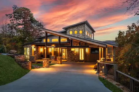 142 Sequoyah Rdg, Blue Ridge, GA 30513