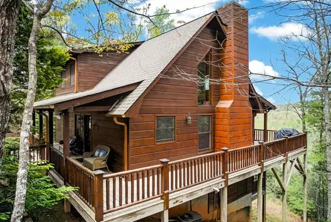 425 Rhonda Ln, Mineral Bluff, GA 30559
