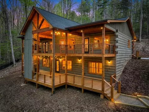245 Moonstone Dr, Ellijay, GA 30540