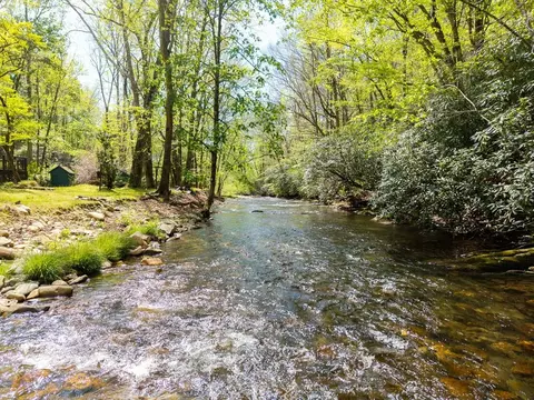 509 Slate Stone Ln, Hayesville, NC 28904