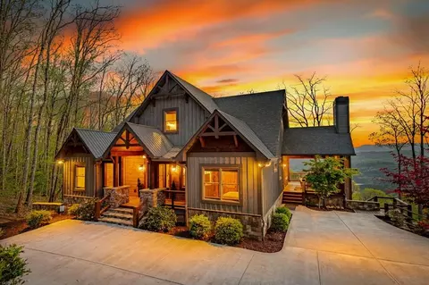 608 Blue Ridge Heights Dr, Blue Ridge, GA 30513