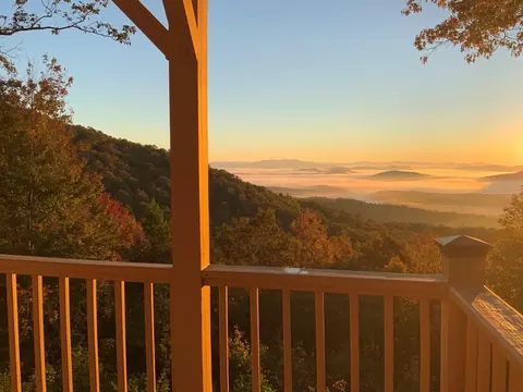 520 Sahkanaga Dr, Murphy, NC 28906
