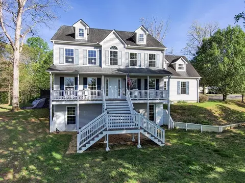 71 Ruby Ln, Mineral Bluff, GA 30559