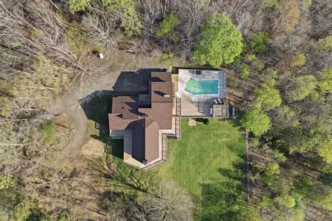 853 Caler Rd, Brasstown, NC 28902