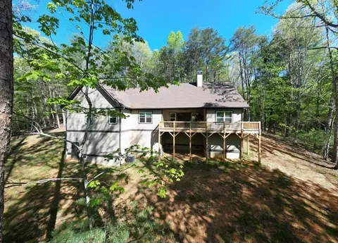 618 S Satsuma Ct, Ellijay, GA 30540