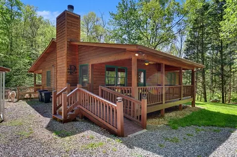 8 Stoney Brook Trl, Hayesville, NC 28904