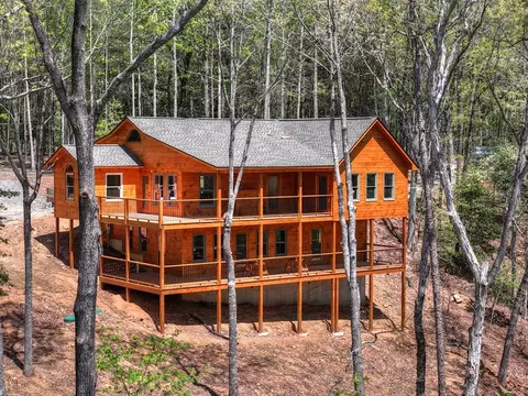 394 Blackberry Cir, Ellijay, GA 30536