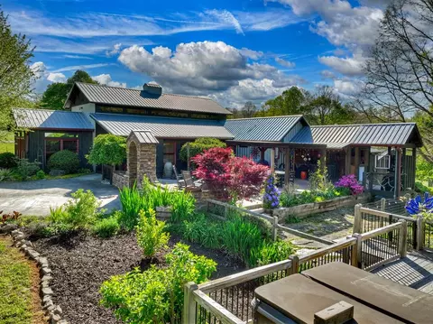 112 Loving Meadows Ln, Morganton, GA 30560