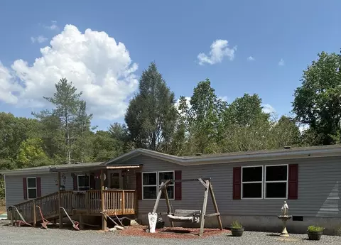 407 Knight Dr, Ellijay, GA 30540