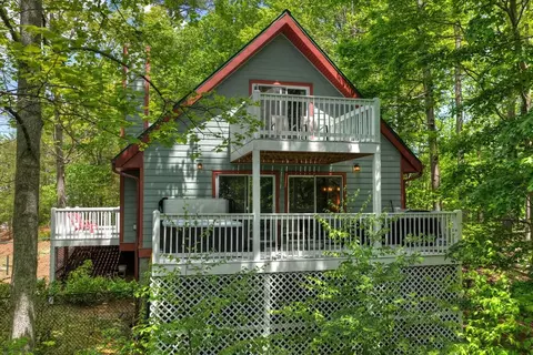 134 Mountain Hideaway Ln, Blue Ridge, GA 30513