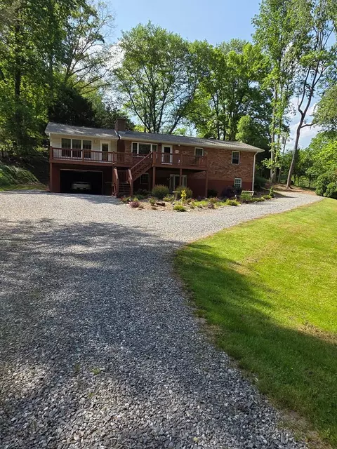 208 Ledford Chapel Rd, Hayesville, NC 28904