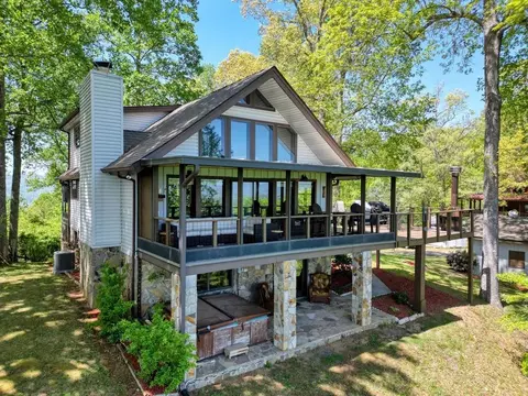 980 Mining Gap Trl, Young Harris, GA 30582