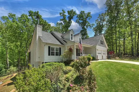 68 Old South Dr, Ellijay, GA 30540