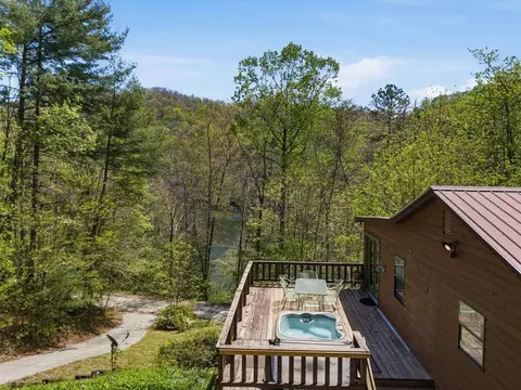 4541 Winding Stairs Rd, Topton, NC 28781