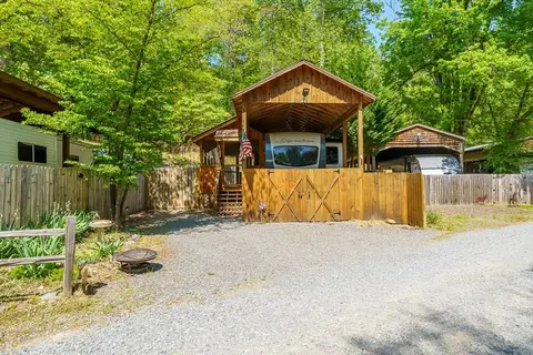 38 First St, Ellijay, GA 30540