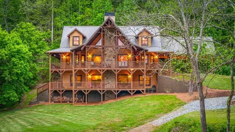 460 Wikle Dr, Ellijay, GA 30540