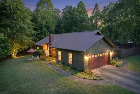 35 Kitchen Way W, Dahlonega, GA 30533