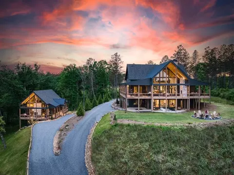 278 Oakwood Ln, Ellijay, GA 30540