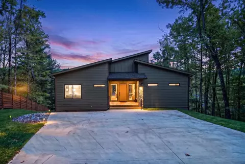 11 Falcon Dr, Blairsville, GA 30512