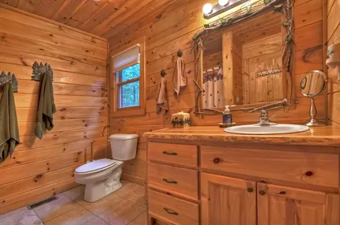Bath - 9 Oak Street, Morganton, GA 30560 photo 2 of 2