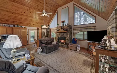 Living - Undisclosed, Murphy, NC 28906 photo 2 of 3