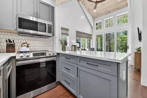 Kitchen - Hc15 Old Toccoa Loop, Mineral Bluff, GA 30559 photo 5 of 7