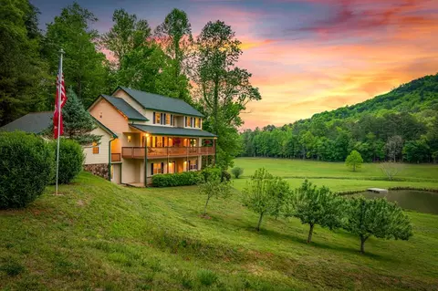 270 Ausburn Rd, Blue Ridge, GA 30513