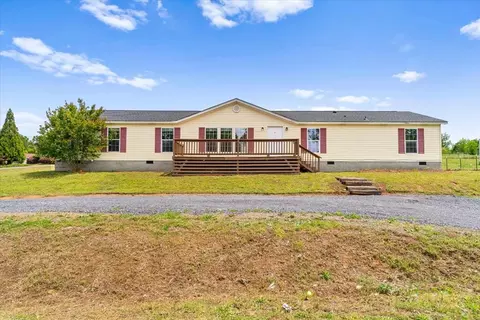 270 Falcon Cir, Chatsworth, GA 30705