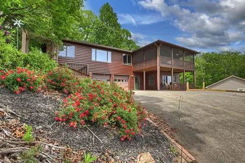 205 Lookout Dr, Blue Ridge, GA 30513
