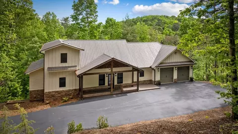 60 Weeks Ln, Ellijay, GA 30540