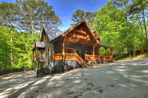 40 Cadet Ct, Ellijay, GA 30540