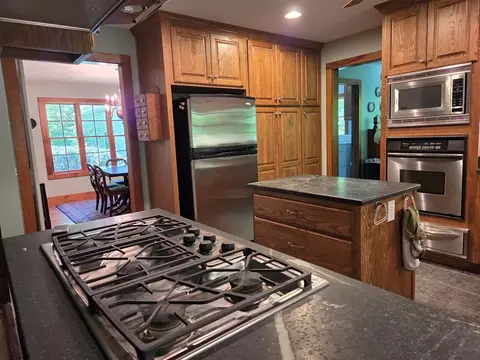 Kitchen - 89 Eagle Fork Vly, Hayesville, NC 28904 photo 3 of 4