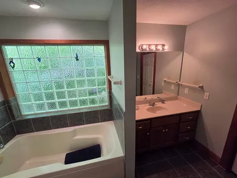 Bath - 89 Eagle Fork Vly, Hayesville, NC 28904 photo 2 of 4