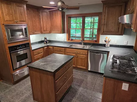 Kitchen - 89 Eagle Fork Vly, Hayesville, NC 28904 photo 1 of 4
