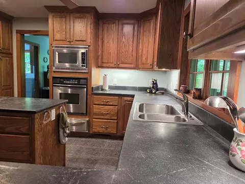 Kitchen - 89 Eagle Fork Vly, Hayesville, NC 28904 photo 2 of 4
